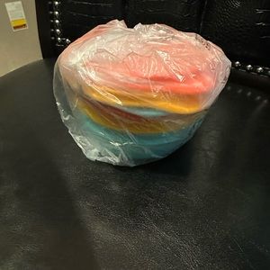 Tupperware
1 1/4 cup
Set of 3 
$10